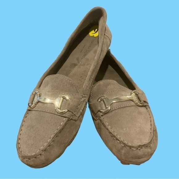 Cynthia Rowley Tan Suede Driving Shoes - Picture 2 of 11